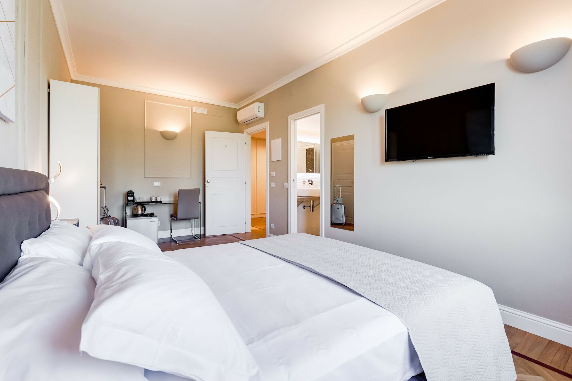 Mellini Palace Suites By Premium Suites Collection ローマ エクステリア 写真